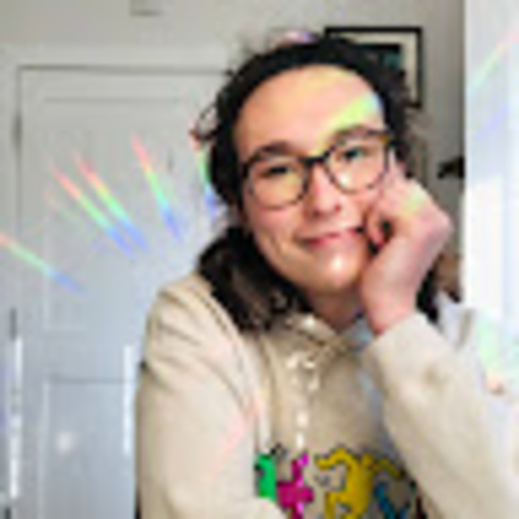 Profile Picture of Emma Milloway (@emma_marie78) on Poshmark