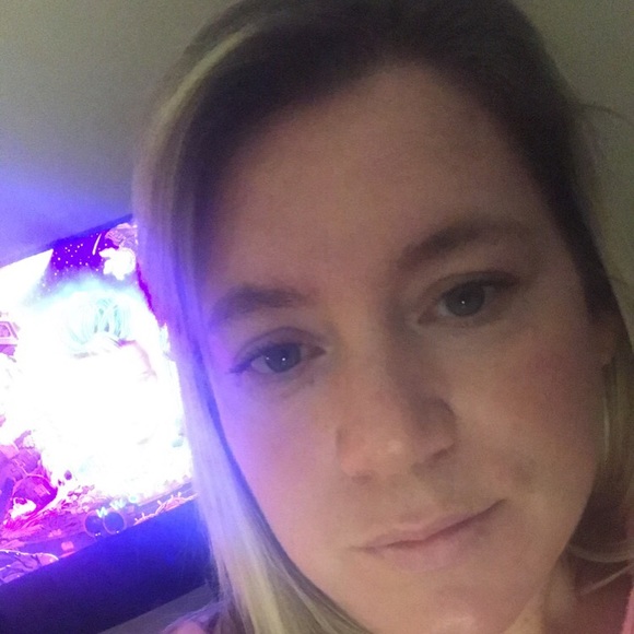 Profile Picture of Jen Wands (@jenw5280) on Poshmark