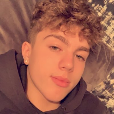 Profile Picture of Jake Hoskins (@_jakehoskins) on Twitter