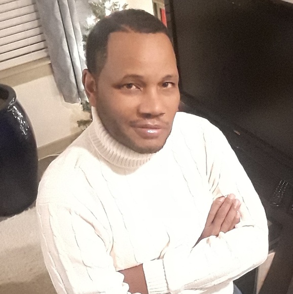 Profile Picture of Gregory Moore (@moore2336) on Poshmark