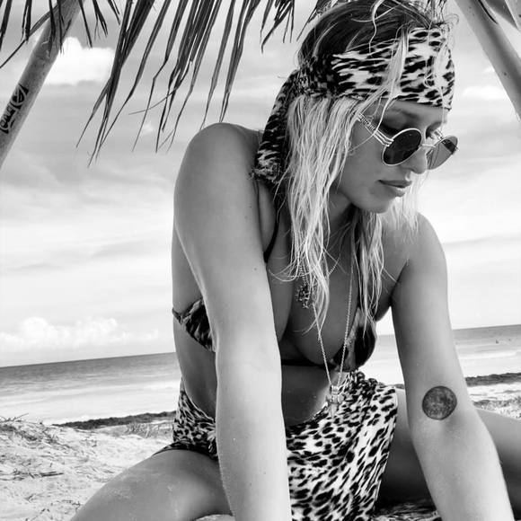 Profile Picture of Chanel Leszczynski (@chanelmtl) on Poshmark