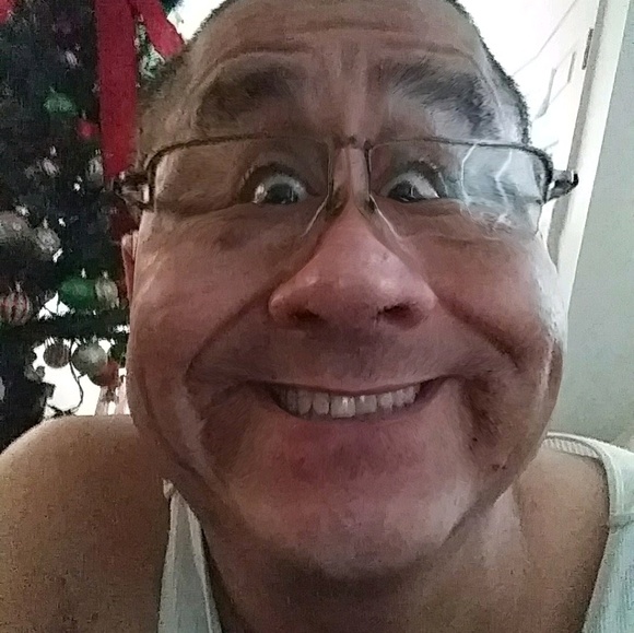 Profile Picture of Carlos Higareda (@higaredacarlos) on Poshmark