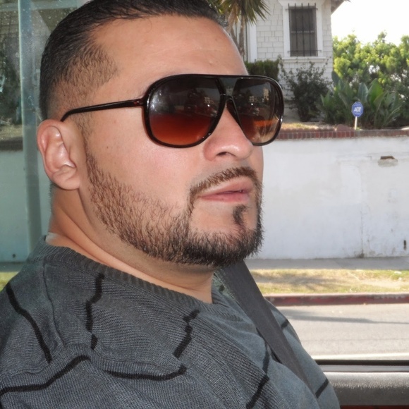 Profile Picture of Moises Portillo (@moestr) on Poshmark