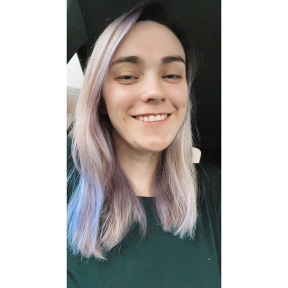 Profile Picture of Allie Nudd (@allierenee19) on Poshmark