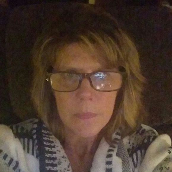 Profile Picture of Tiffany Kemper (@farmwife99) on Poshmark