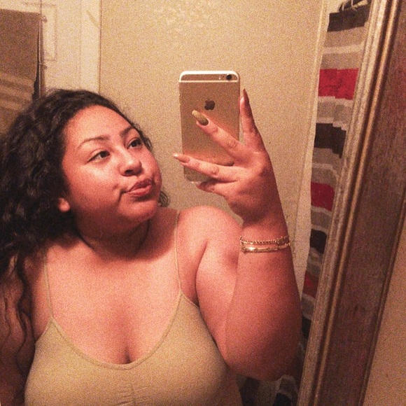 Profile Picture of Brandy Serrano (@brandygates_) on Poshmark