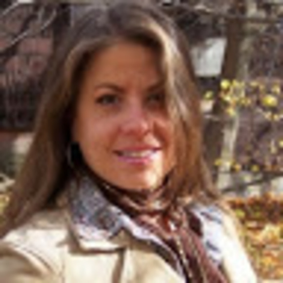 Profile Picture of Aranka Matolcsy (@arankamatolcsy) on Poshmark