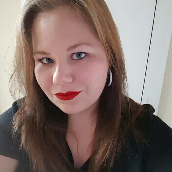 Profile Picture of Kelcey Albo (@mchstiger06) on Poshmark