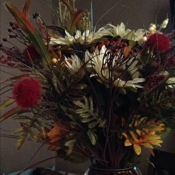 Profile Picture of Raphael Daniels (@stillirise80) on Poshmark