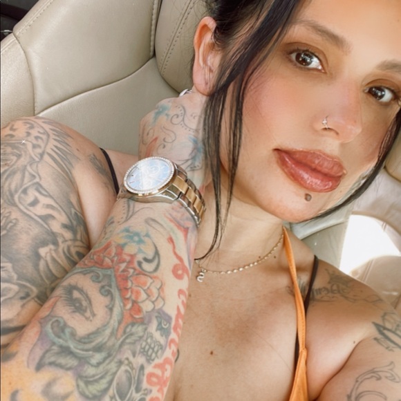 Profile Picture of Sandra Puerta (@sandrapuerta744) on Poshmark