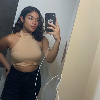 Profile Picture of Arely 🦋🌻♋️💗 (@yoojenjen) on Twitter