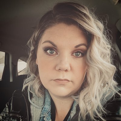 Profile Picture of Amanda Sherwin (@mandasherwin) on Twitter