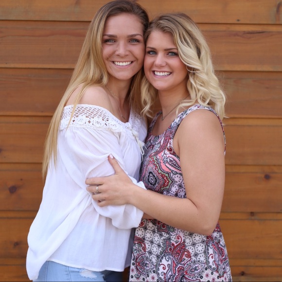 Profile Picture of Rachel Mumau (@rachelmumau) on Poshmark