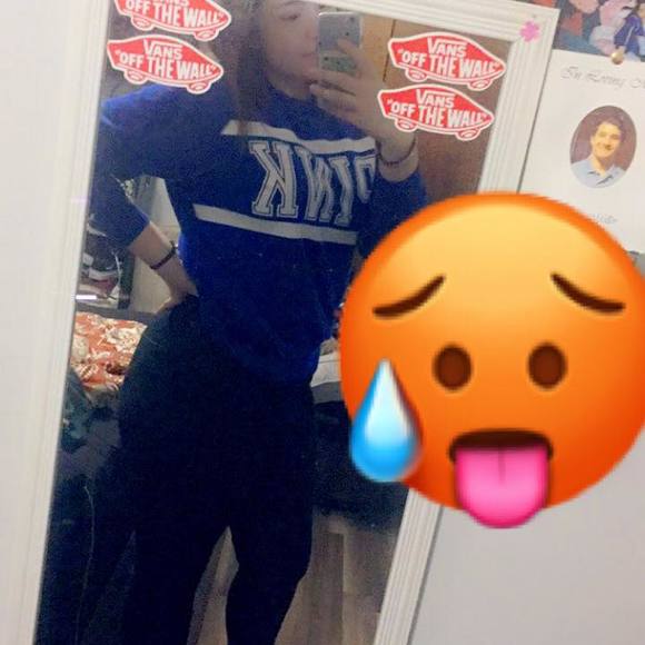 Kelsey Kenson - Poshmark Profile Picture of Kelsey Kenson (@kelseykenson) on Poshmark