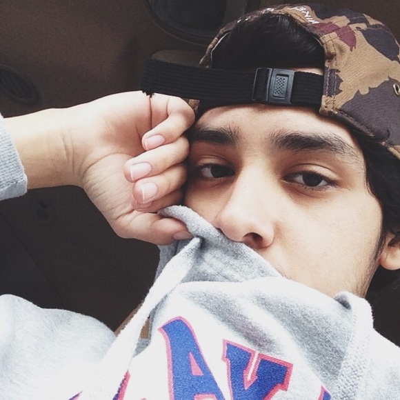 Profile Picture of Sebastian Vega (@sebxstian) on Poshmark