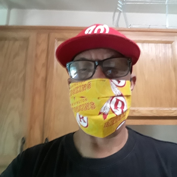 Profile Picture of Danny Edwards (@danny57684) on Poshmark