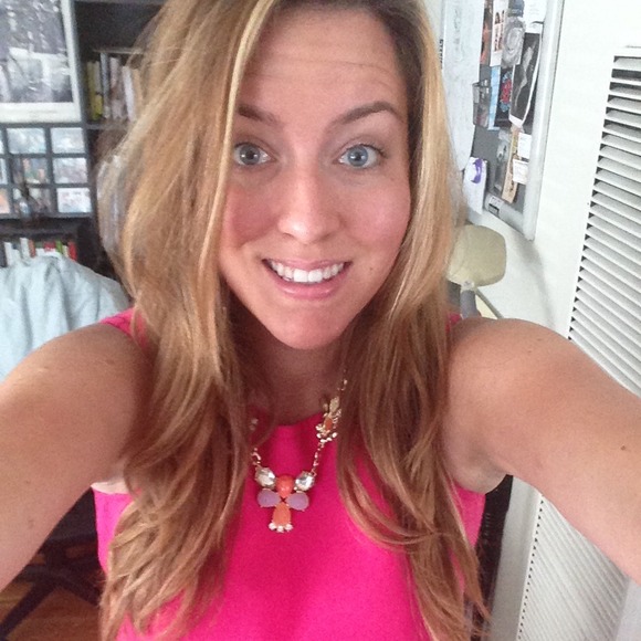 Profile Picture of Leigh Edwards (@leeae) on Poshmark