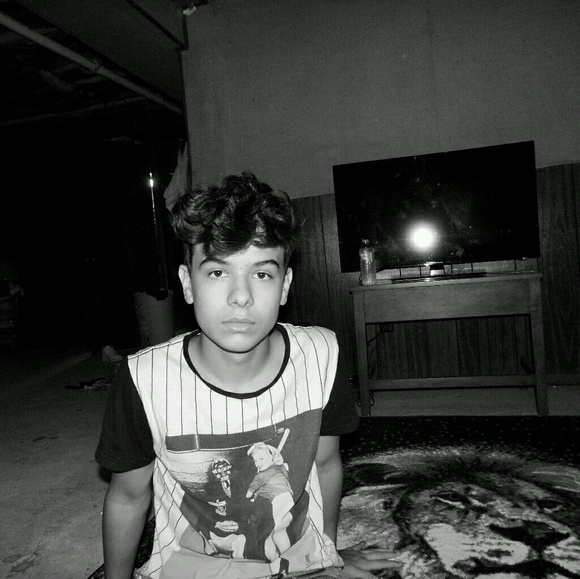 Profile Picture of Brandon Torres (@yyookke) on Poshmark