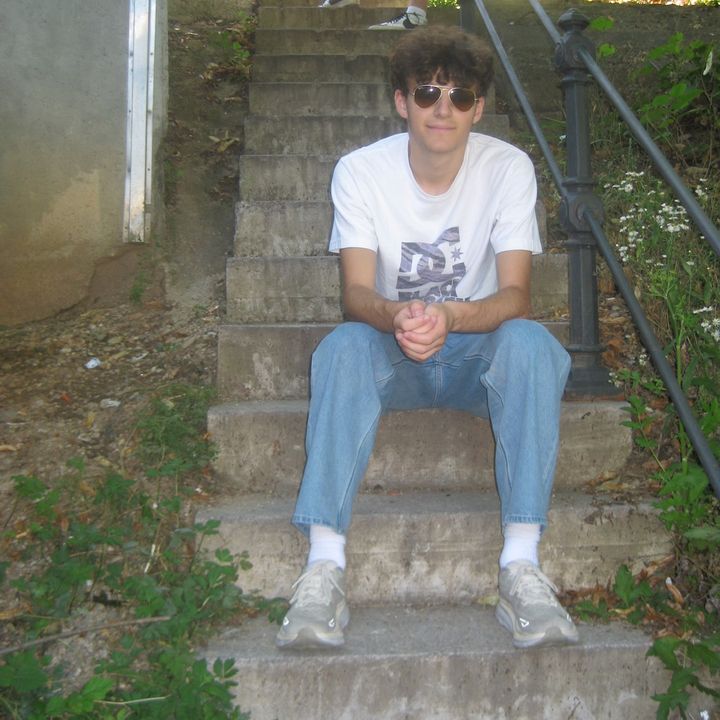 Profile Picture of Leo (@shininggoldengod) on Tiktok