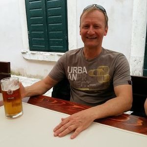 Profile Picture of Graham Warwick (@FreeHouseSitter) on Twitter