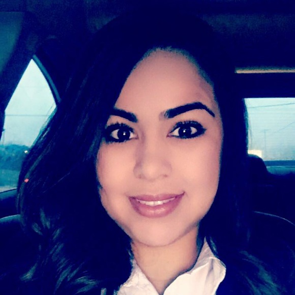 Profile Picture of Bianca Calvillo (@vjc84) on Poshmark