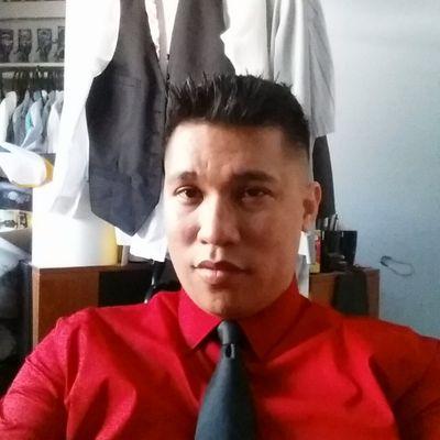 Profile Picture of Christian Santos (@combotheresol) on Twitter