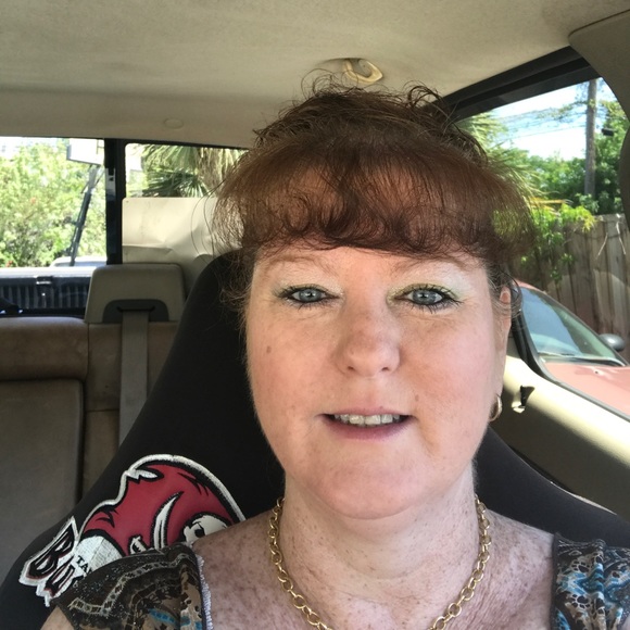 Profile Picture of Crystal Wilson (@crisandbo) on Poshmark