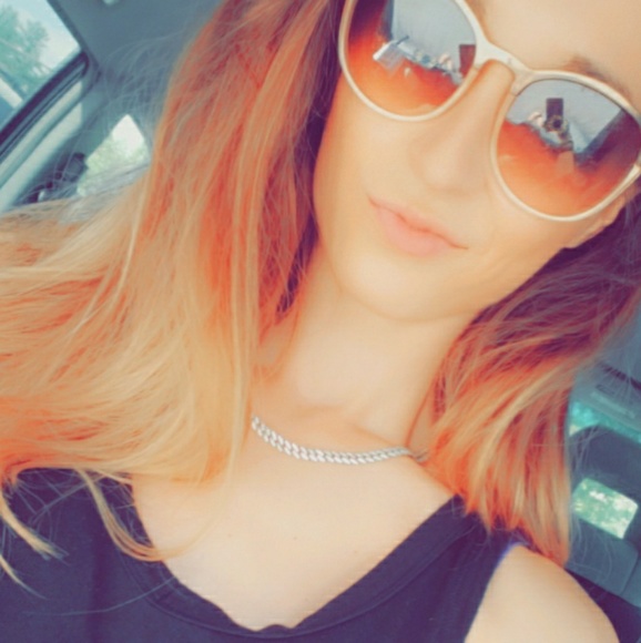 Profile Picture of Katelyn Kolowitz (@kkolowitz) on Poshmark