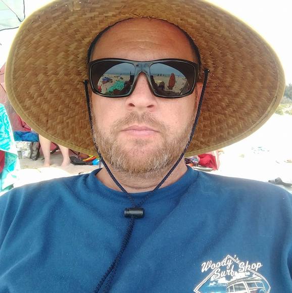 Profile Picture of Stephen Cluff (@stephencluff) on Poshmark