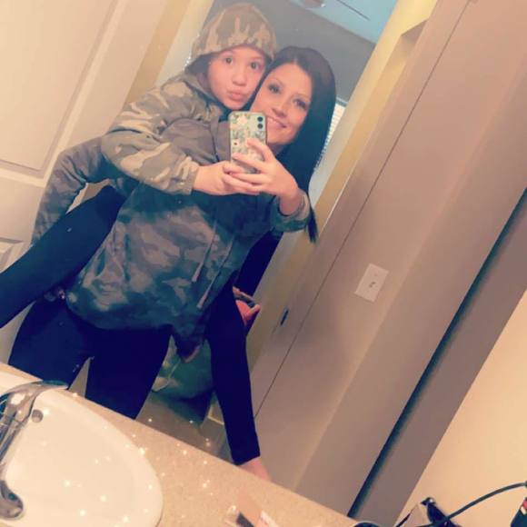 Profile Picture of Tamra Bendele (@tamra982000) on Poshmark