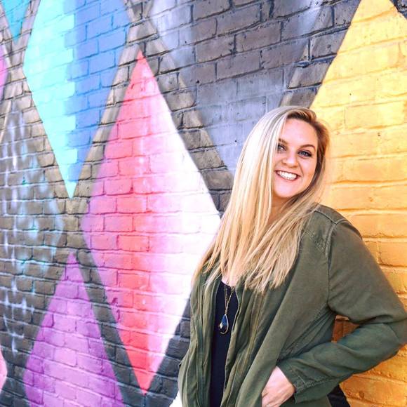 Profile Picture of Mykela Deckinga (@mdeckinga) on Poshmark