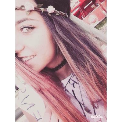 Profile Picture of Loren Román (@Lorenna_Irish) on Twitter