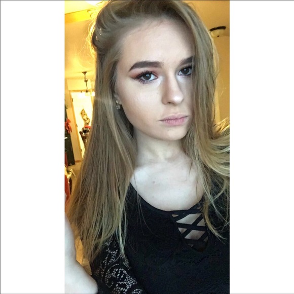 Profile Picture of Karli Weber (@karlimweb1) on Poshmark