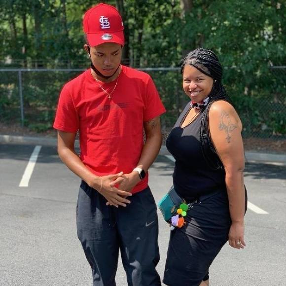 Profile Picture of Takema Corzette (@corzette) on Poshmark