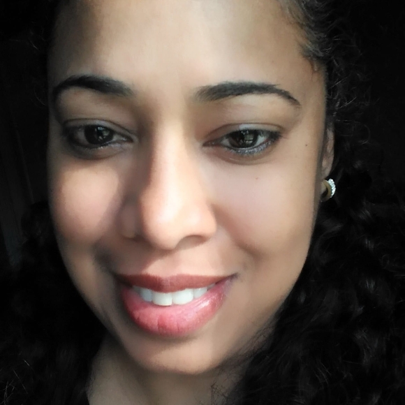 Flori Capellan - Poshmark Profile Picture of Flori Capellan (@floricapellan) on Poshmark