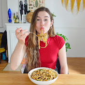 Profile Picture of Julia Ayers (@juliaayers111) on Youtube