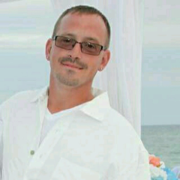 Profile Picture of Peter Finnegan (@ptrfinnegan) on Poshmark