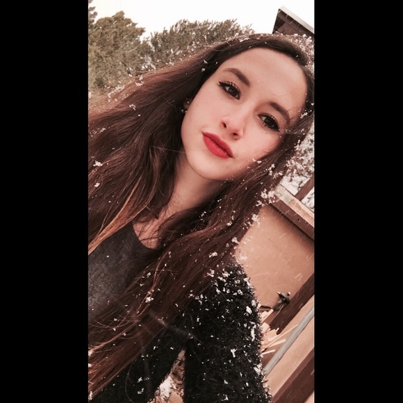 Profile Picture of Patsy Longoria (@patsye_l) on Poshmark