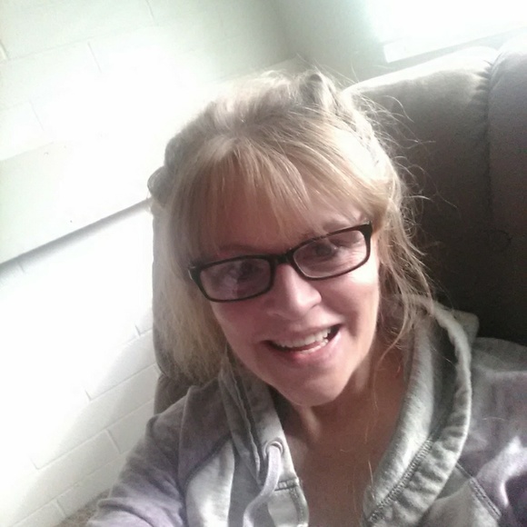 Profile Picture of Trudi Smith (@trudilsmith) on Poshmark