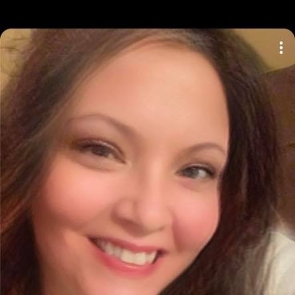 Profile Picture of Jennifer Kisamore (@jenkisa03) on Poshmark