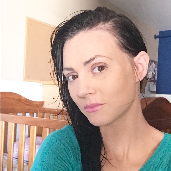 Profile Picture of Julia Stevenson (@juliarose88) on Poshmark