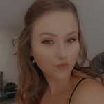 Profile Picture of ivy marisa bennett (@mildpoisonivy) on Instagram