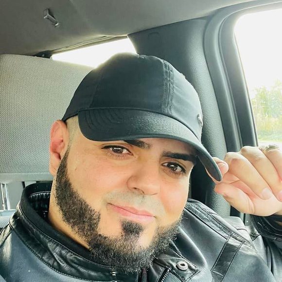 Profile Picture of John Anaya (@pto_rico2000) on Poshmark