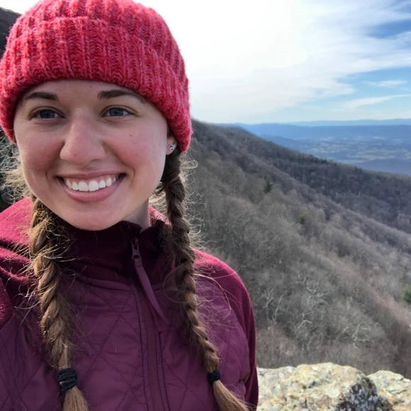 Profile Picture of Jennifer Uretsky (@jrauretsky) on Poshmark