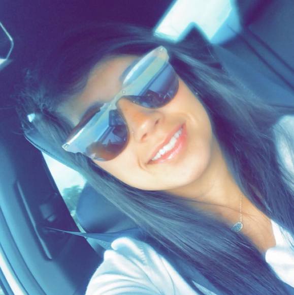 Profile Picture of Stephanie Lissner (@steph_lissner21) on Poshmark