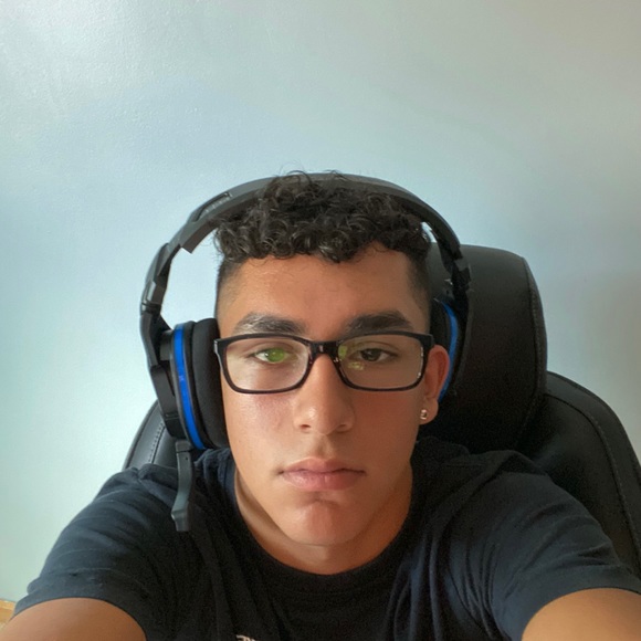 Profile Picture of Kevin Dominguez (@gdogismygirl) on Poshmark