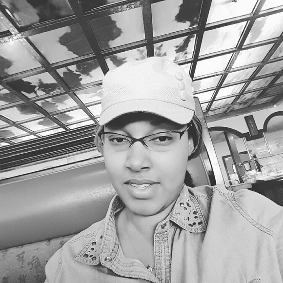Profile Picture of Sherree Allen (@reallen2013) on Poshmark