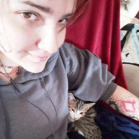 Profile Picture of Alice Vasquez (@sk8rgurl0978) on Poshmark