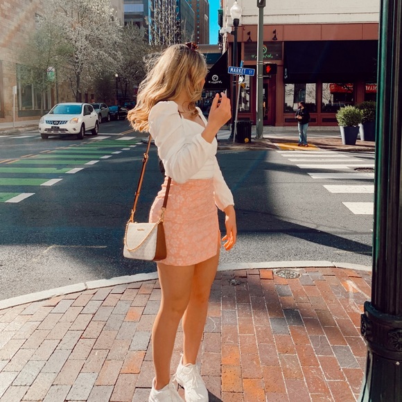 Profile Picture of Shaine Mcmonagle (@shainerosemc) on Poshmark