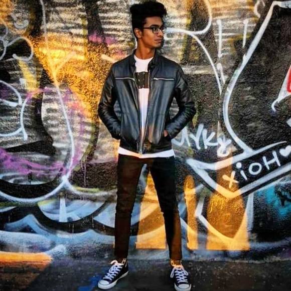 Profile Picture of Daniyal Hayat (@hayatdaniyal) on Poshmark